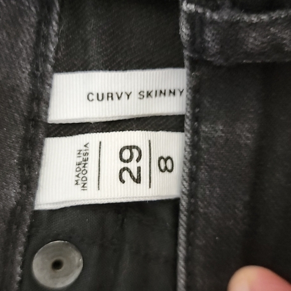 Loft | Curvy Skinny Jeans in Faded Washed Black - Picture 5 of 5